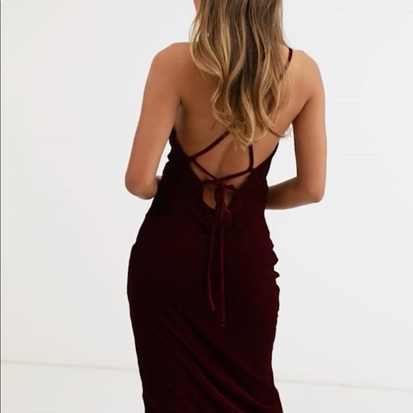 ASOS DESIGN midi dress in velvet with lace up back - Picture 2 of 3